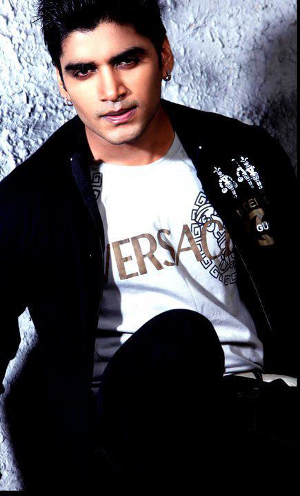 425742_165294903589214_859407962_n