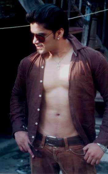 483260_245707215547982_1106192130_n