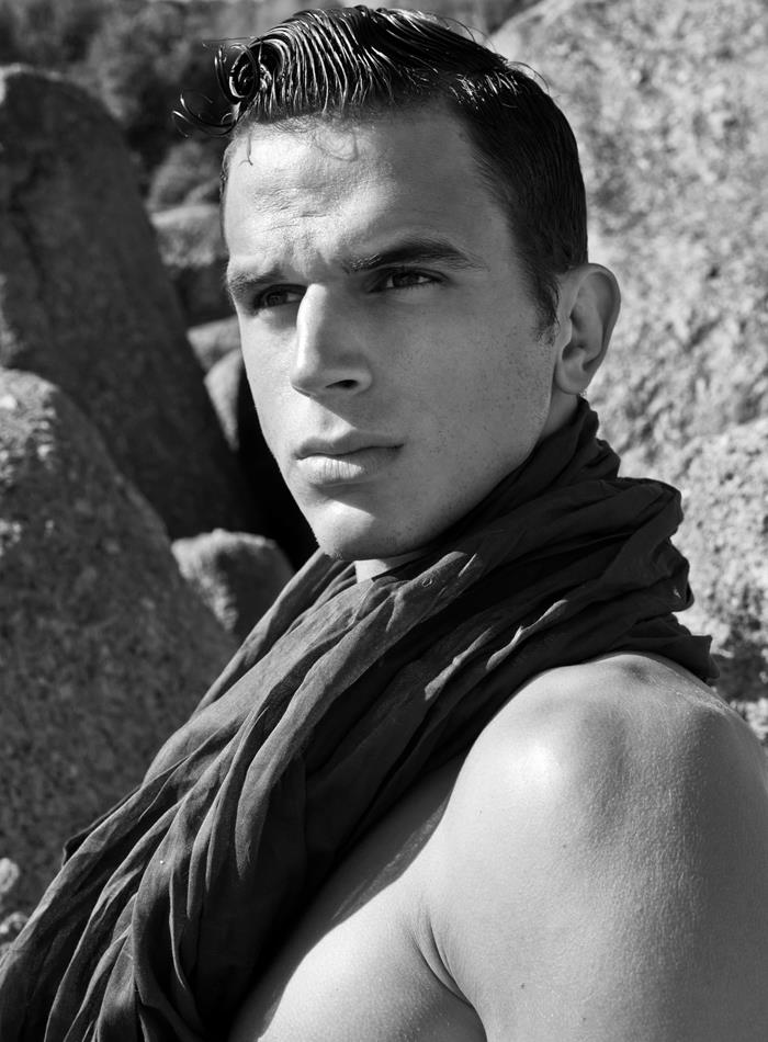 382315_415464825207387_1695937122_n