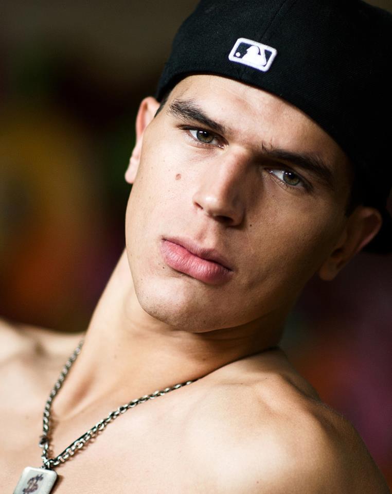 529610_415465361874000_1062191607_n