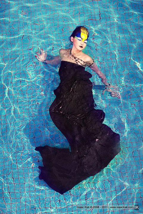 533166_392933424082282_1358857198_n