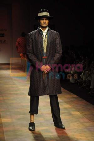 ven heusen men s fashion week-2