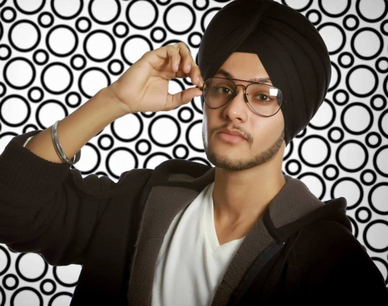 1116272_283148725156605_45111927_o