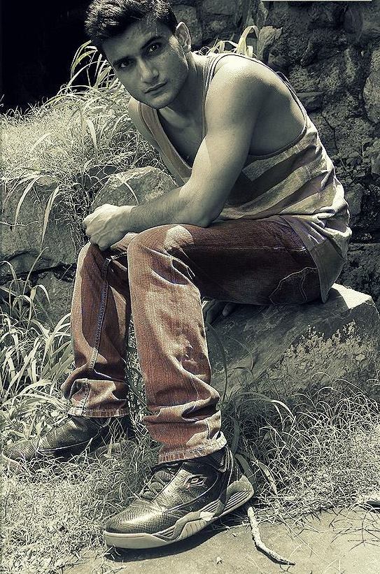 45220_644678715542701_390331834_n-1