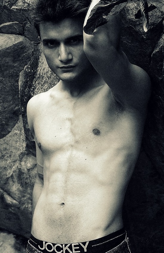 522401_650808691596370_64945452_n 2