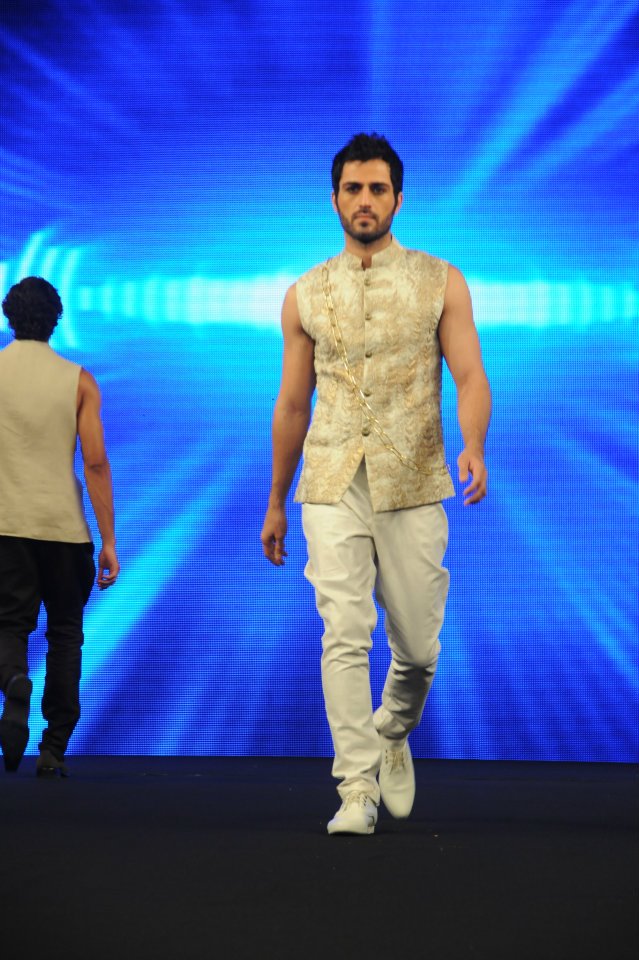 532195_388228894570287_383740294_n