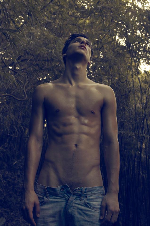 540552_327289100687386_1148670346_n