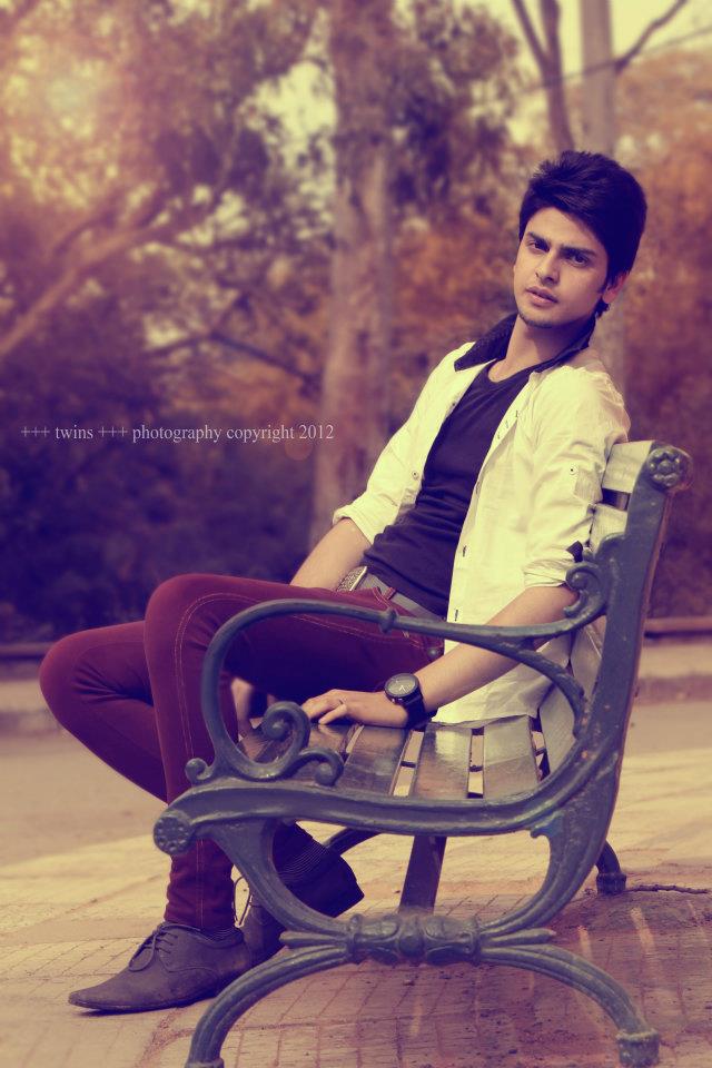 398545_308302379218628_1129664003_n