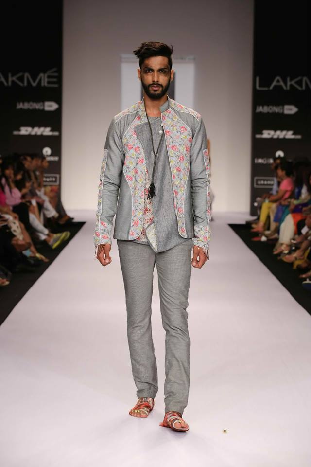 1509096_10151917292420936_1803109344_n