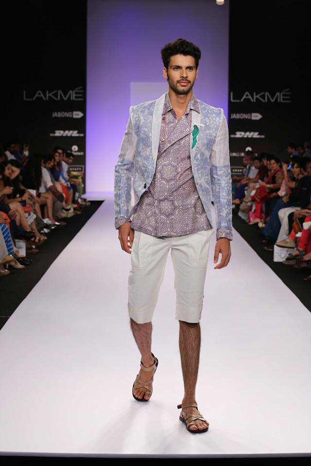 156472_10151920272140936_768536952_n