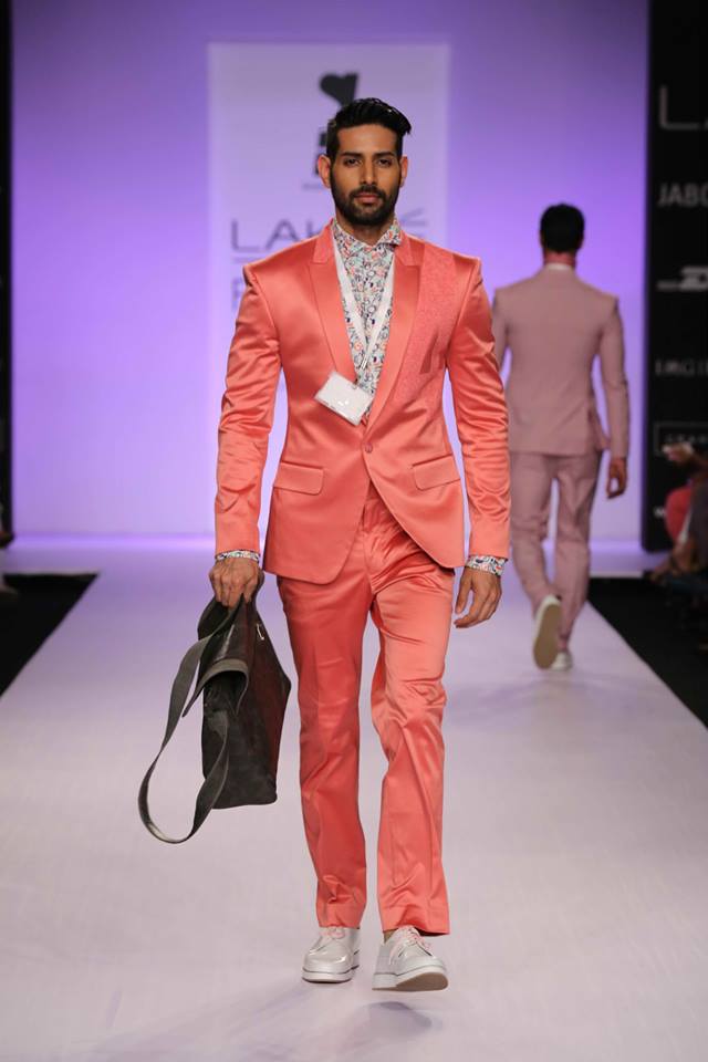 574717_10151918954360936_1702185322_n