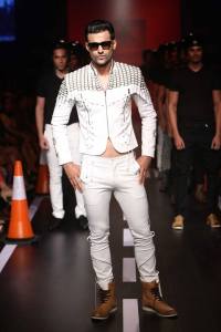 10593196_10152220307710936_8432041081027425786_n