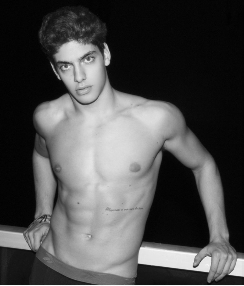 ljhjhlñhñyyf-874x1024