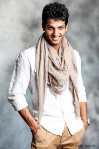 White shirt with stole