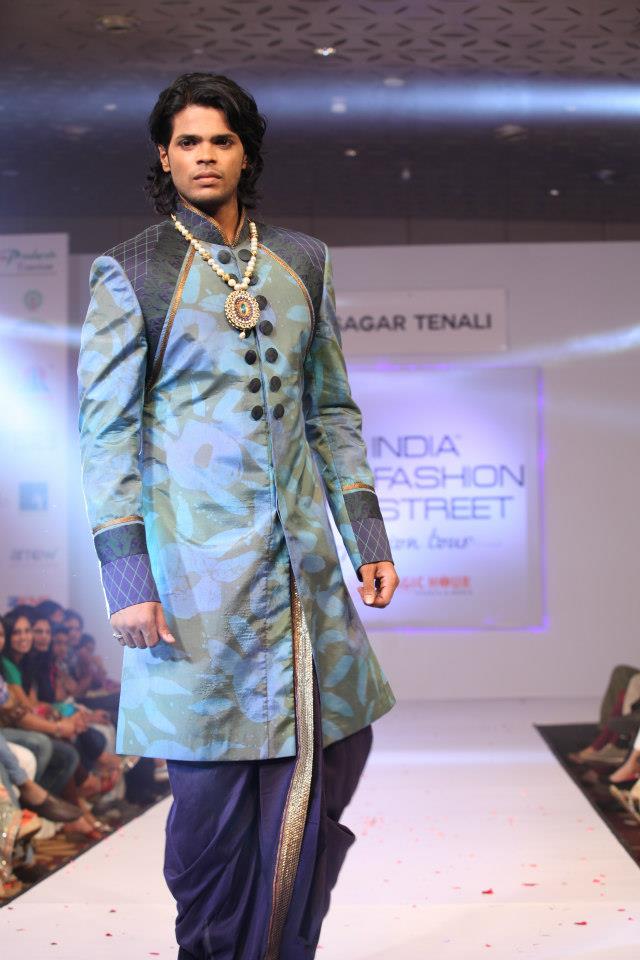 225187_408314435883874_1683992546_n