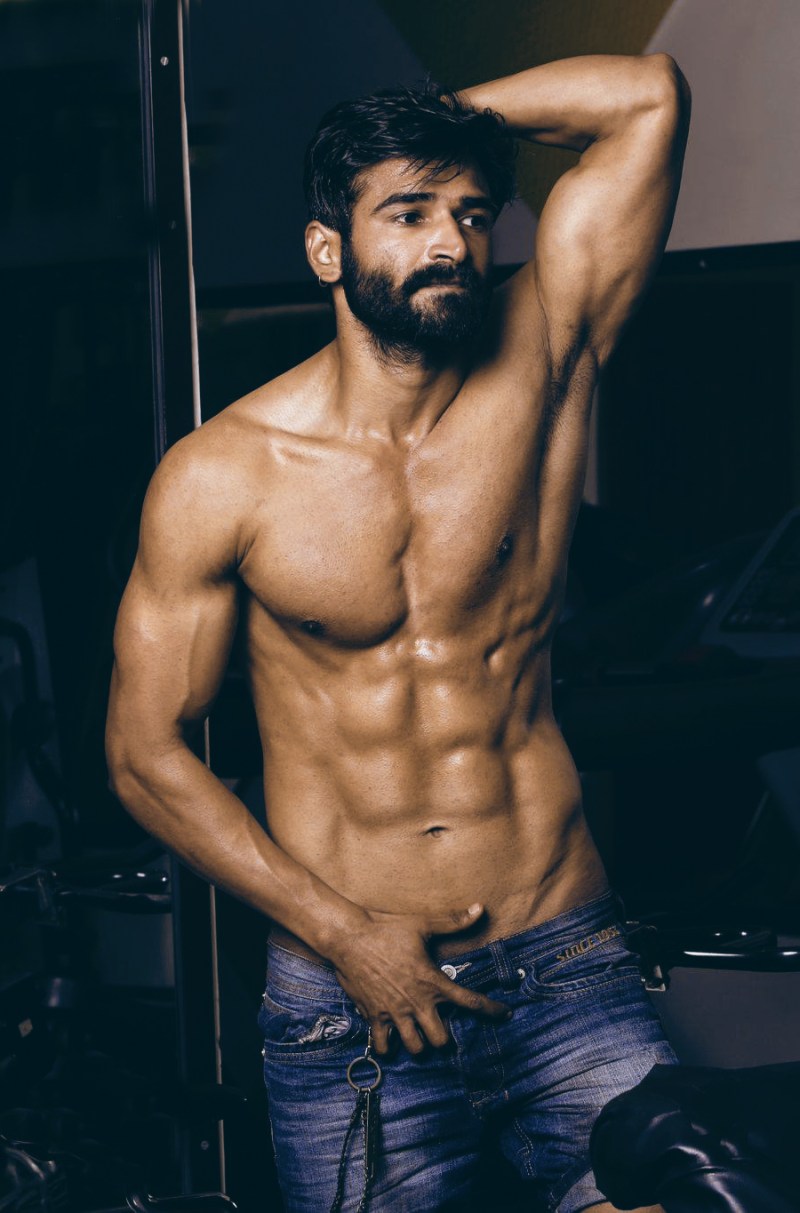 02_Vineet_IMM_Indian_Male_Models