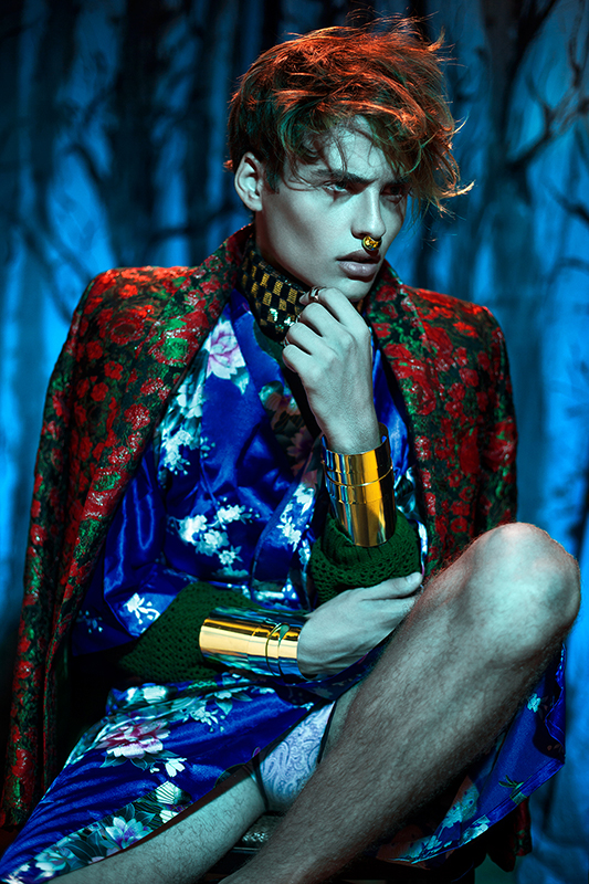 Introducing for the very first time in Fashionably Male artist, light maker and photographer Can Büyükkalkan with a outstanding work starring by Semih Metin Demirkan and Make up by Melis Yılmaz.