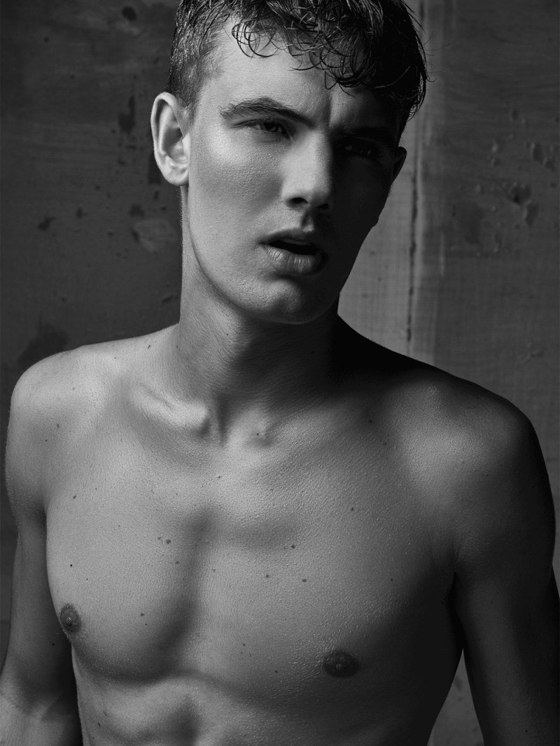 Portrait series by model Allan Lenartowicz shooting by Sergio Rezende.