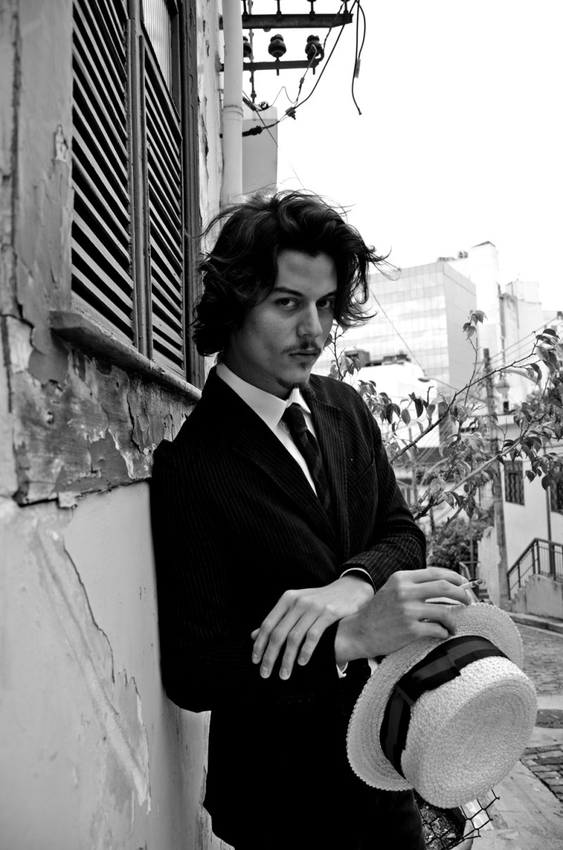 No he's not Johnny Depp! Surprising by it in how much he's look-a-like a healthier version of Depp, he's Felipe Fabrizzi a young Brazilian male model represented by 40 Graus Models playing "The Vintage Malandro"  a work in exclusive for Fashionably Male by Felipe Pilotto. Style: Fine and Dandy NY 