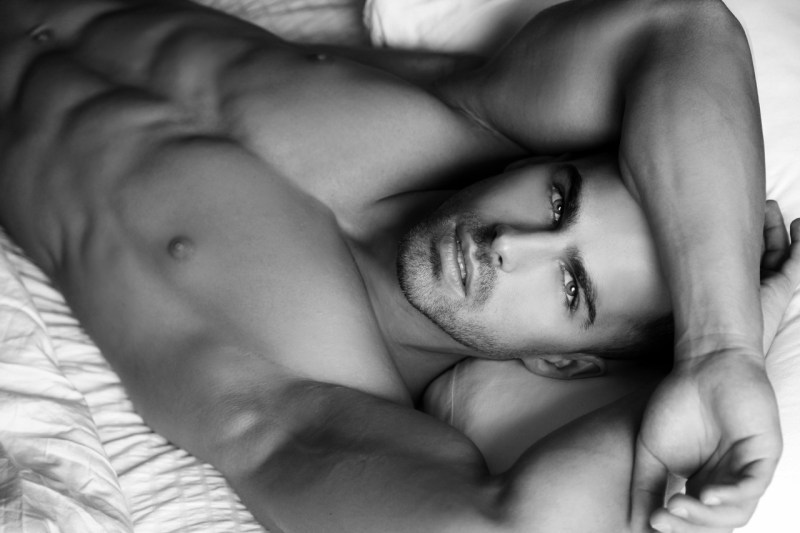 Fitness sensation Roman Khodorov steps in front of the camera of talented Thomas Synnamon. Roman is represented by Andrei Korniv.