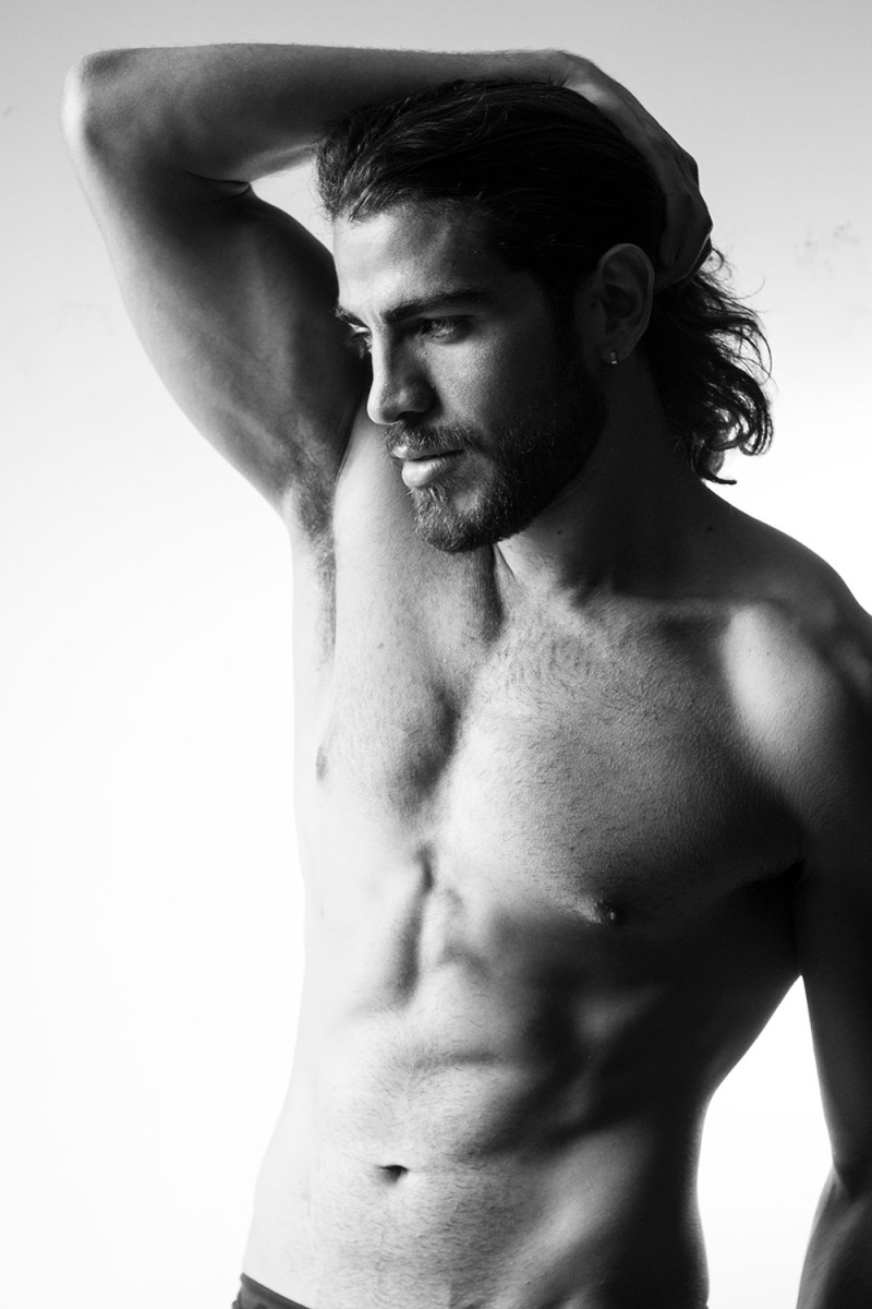 Featuring a beautiful stunning new face Alberto snapped by talented Luis De La Luz, Alberto is currently at New Icon Models, bearded face, long hair and fit body has all the required elements to hook up the scene.