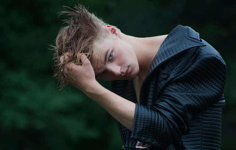 Must see these mighty 32 shots taken by Sean P. Watters you will never forget cause they are amazing, have the classic style from Watters his only way to capture every shot. In this time he worked with Fusion Models based in NY featuring these guys the blond one is Miles Montierth and the brunette is Tres Wuerffel. Both from Fusion. All clothes are by Rafi and Olga and TOPMAN.