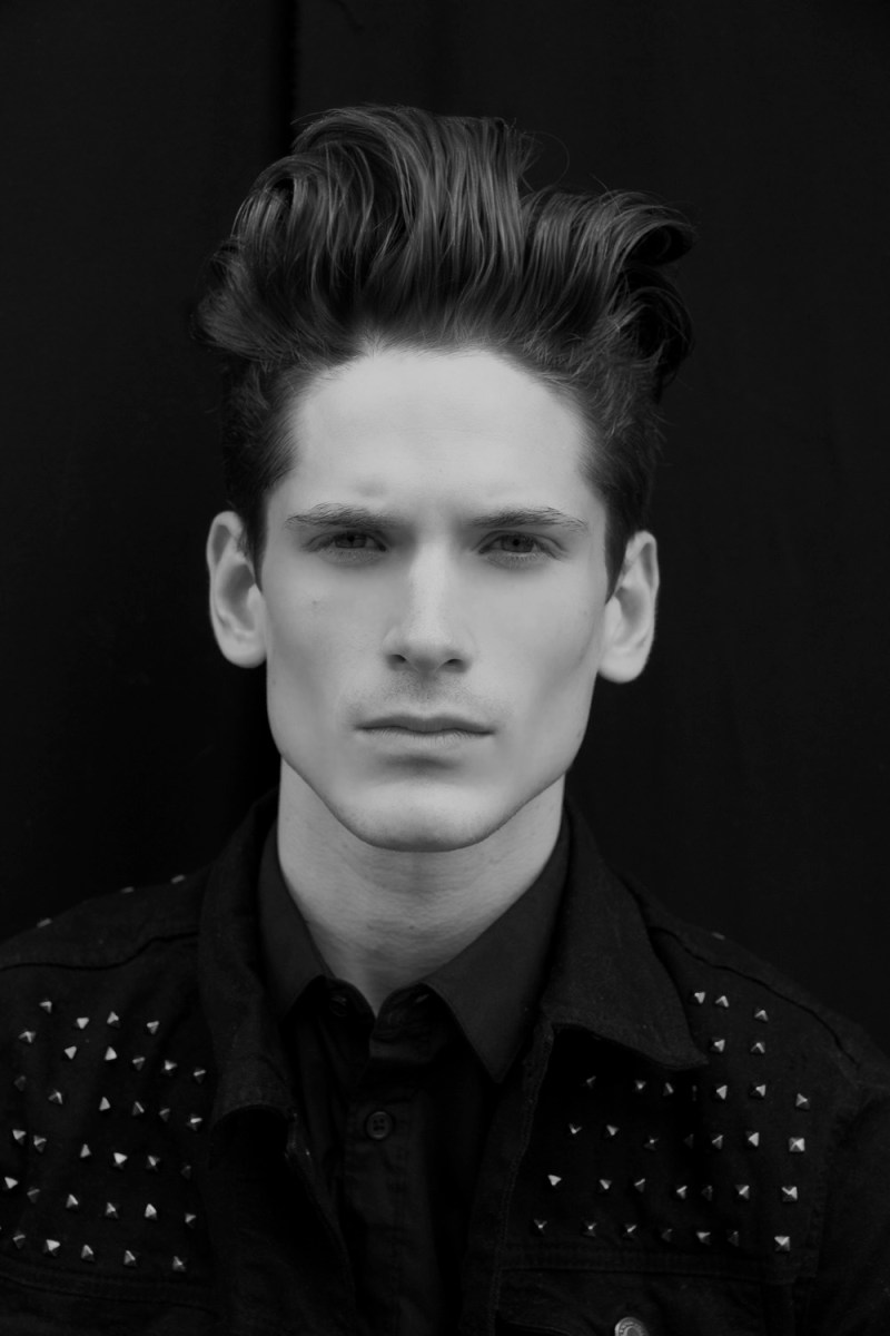 Must see these mighty 32 shots taken by Sean P. Watters you will never forget cause they are amazing, have the classic style from Watters his only way to capture every shot. In this time he worked with Fusion Models based in NY featuring these guys the blond one is Miles Montierth and the brunette is Tres Wuerffel. Both from Fusion. All clothes are by Rafi and Olga and TOPMAN.