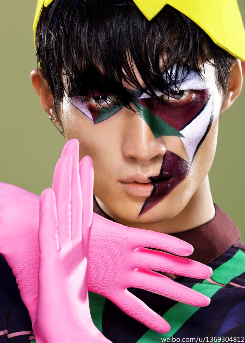 Let’s discover perfectly done model Ni Hao shot by Zhào Hoo Yuān in fashionable garments.