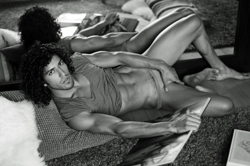 aaron-valenzuela-by-thomas-synnamon-2