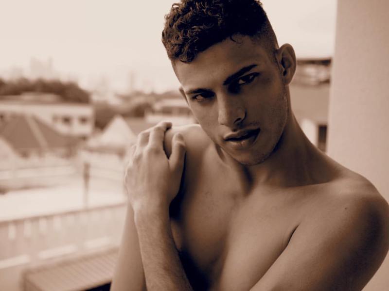 02_ro_r_imm_indian_male_models