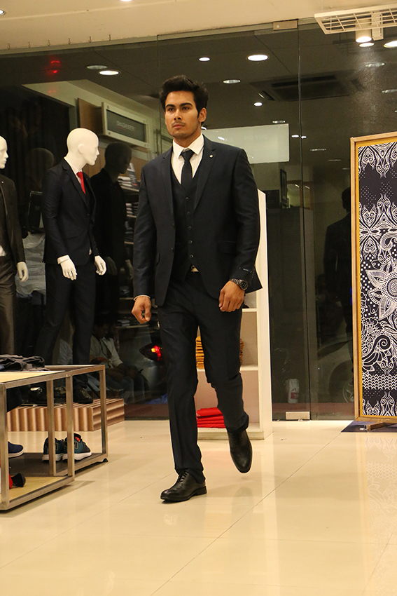 12_IMM_0123985_Peter_England_Mister_India_2017